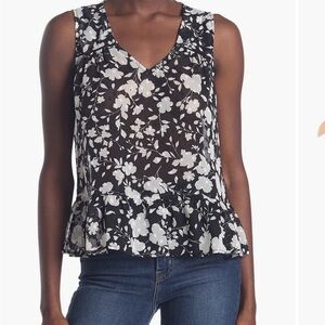 Eclair Floral V-neck Ruffle Blouse